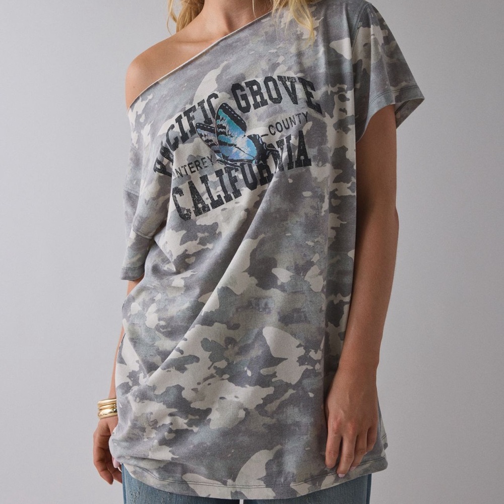 Urban Outfitters t shirt